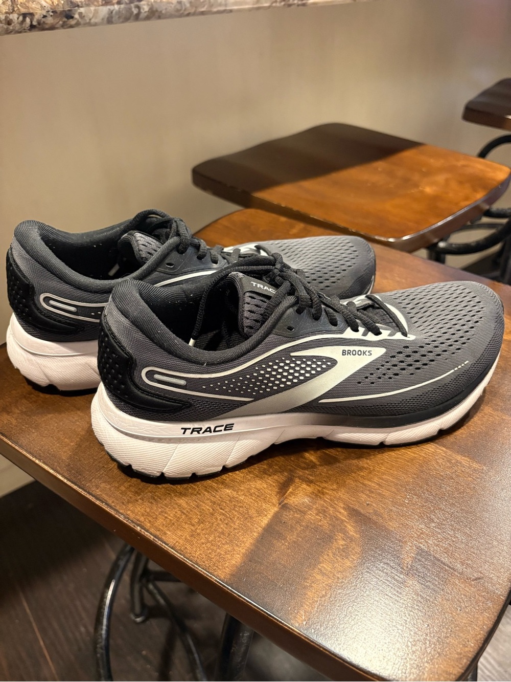 Brooks Trace Women’s Running Shoes - Gray/Black/White Size 9.5
